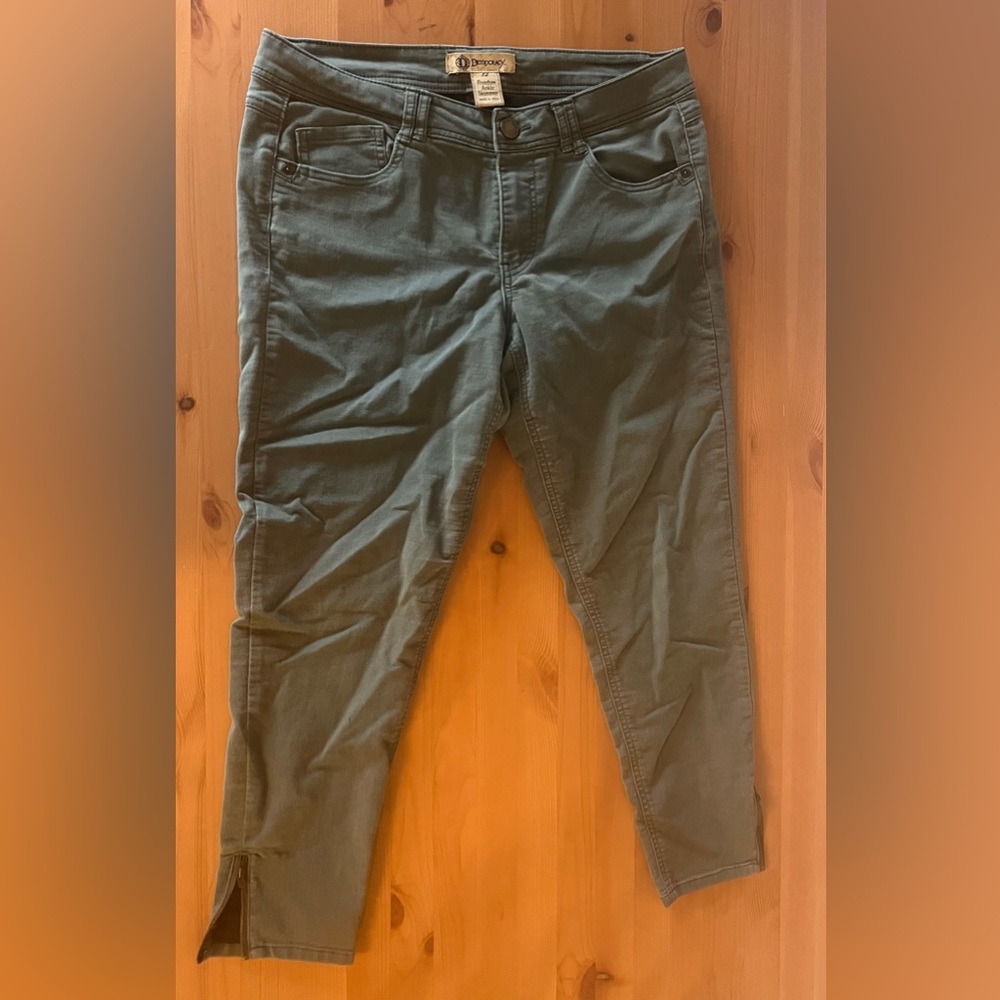 Army green, ankle length pants with zipper at ankle